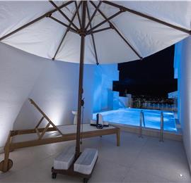 Selection of 5 bedroom seafront villas with pool on Ciovo near Trogir, sleeps 10
